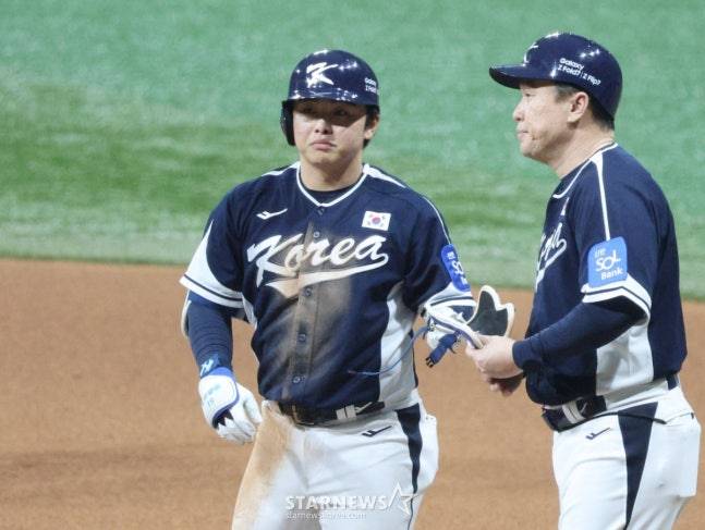 3타점을 올린 문현빈(왼쪽). /사진=김진경 대기자