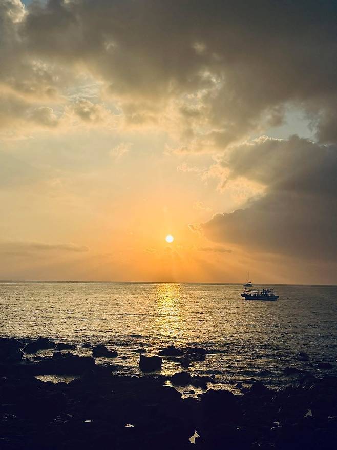 임은정 검사장이 글 끝에 올린 일몰 사진. (본인 페이스북 캡처)