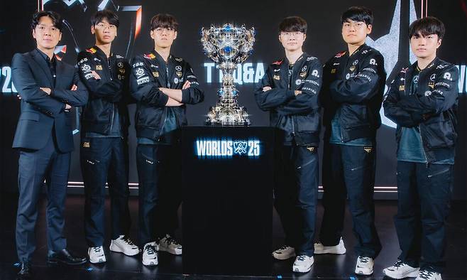 2025 롤드컵에서 우승한 T1. 라이엇게임즈 제공