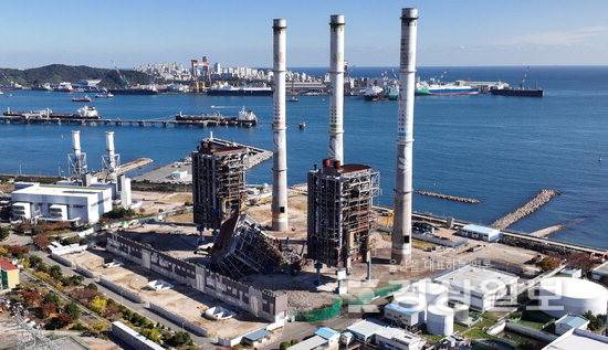 ▲ 사진은 발파 전 4·6호기 모습. 김도현기자 do@ksilbo.co.kr