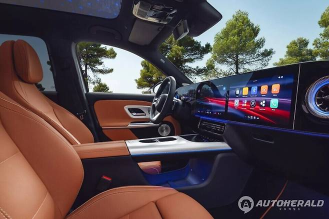 해당 모델에는 MBUX 슈퍼스크린이 옵션으로 제공된다(출처: 벤츠)