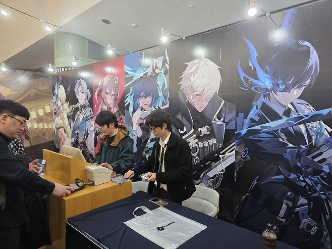 - 저도 굿즈를 구매하고 싶습니다..