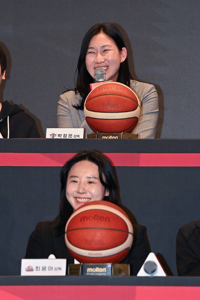 박정은 부산 BNK 감독(위)과 최윤아 인천 신한은행 감독. 사진제공=WKBL