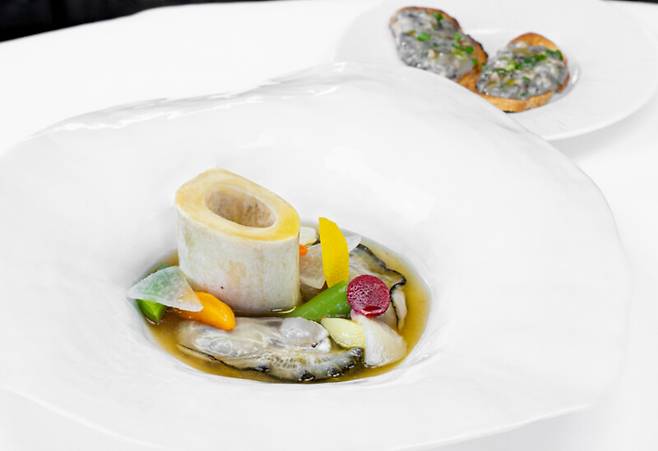 기 사부아의 레스토랑 ‘기 사부아’에서 맛볼 수 있는 음식. 기 사부아 누리집 갈무리