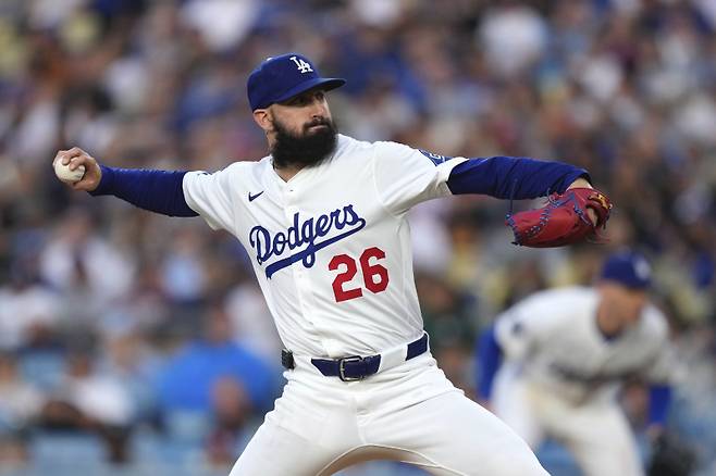 <yonhap photo-2898=""> Los Angeles Dodgers starting pitcher Tony Gonsolin throws to the plate during the second inning of a baseball game against the New York Mets, Wednesday, June 4, 2025, in Los Angeles. (AP Photo/Mark J. Terrill)/2025-06-05 11:50:54/ <저작권자 ⓒ 1980-2025 ㈜연합뉴스. 무단 전재 재배포 금지, AI 학습 및 활용 금지></yonhap>