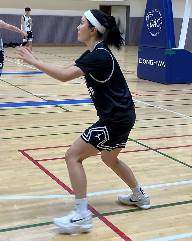 동호인들과 농구를 즐기는 김지수 씨. 사진=김지수 씨 제공