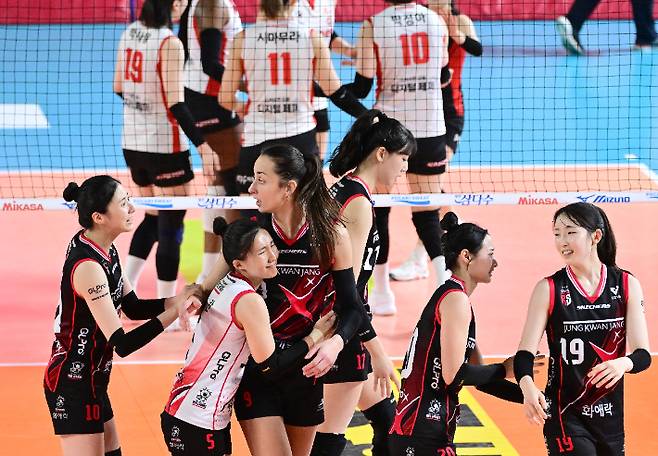 정관장-페퍼저축은행전. 한국배구연맹