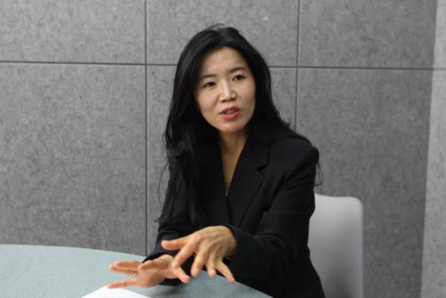 ▲윤지영 직장갑질119 대표. 윤 대표는 15년 이상 노동자들을 지원해온 베테랑 노동 변호사로 최근 <안녕하세요, 대한민국 노동자들>이란 책을 내기도 했다. ⓒ프레시안(이명선)