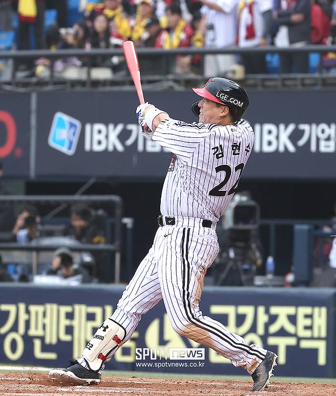 ▲ 김현수는 한때 두산의 간판 스타였으며 LG도 두산의 참전 가능성을 뚜렷하게 인식하고 있다 ⓒ곽혜미 기자