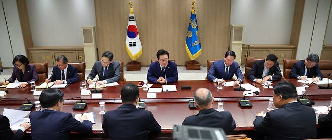 이재명 대통령이 16일 서울 용산 대통령실에서 열린 한미 관세협상 후속 민관 합동회의에서 발언하고 있다. (사진=연합뉴스)