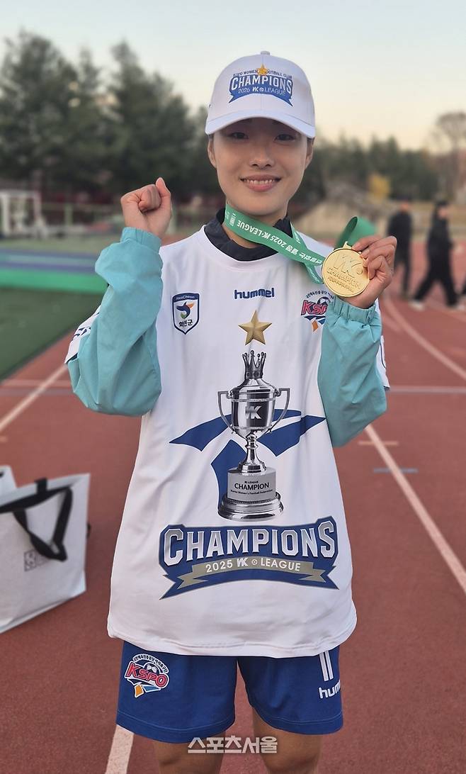 화천 위재은이 14일 우승한 뒤 포즈를 취하고 있다. 사진 | 화천=박준범기자