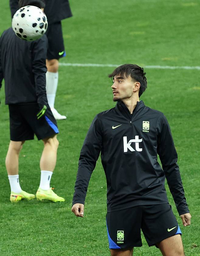 카스트로프가 볼리비아와의 A매치를 하루 앞둔 13일 오후 대전월드컵경기장에서 훈련하고 있다. 사진 | 대전=연합뉴스