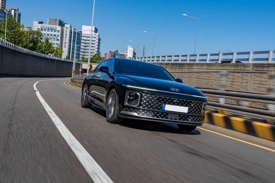 현대 그랜저 하이브리드.