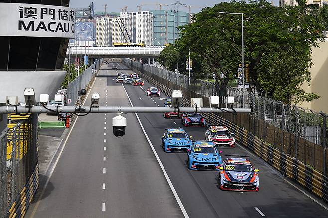 금호 FIA TCR 월드 투어 레이스 1의 스타트 장면. 사진: 정인성(@웨이브진)