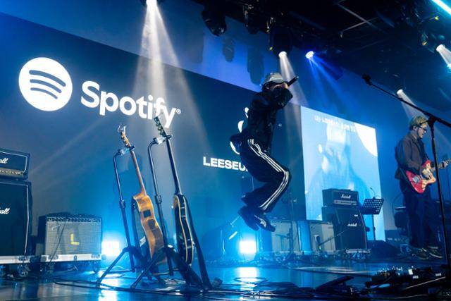 15일 오후 서울 성동구 성수동에서 열린 '스포티파이 하우스 서울(Spotify House Seoul)' 3일 차 공연 현장 모습. 스포티파이 제공