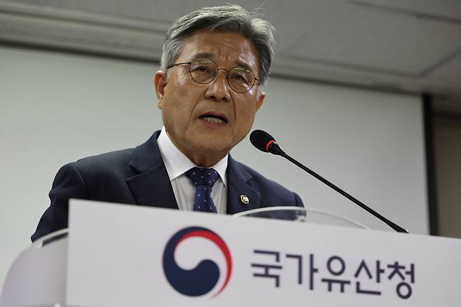 허민 국가유산청장이 17일 서울 종로구 국립고궁박물관에서 열린 국가유산청 기자간담회에서 발언하고 있다. 연합뉴스