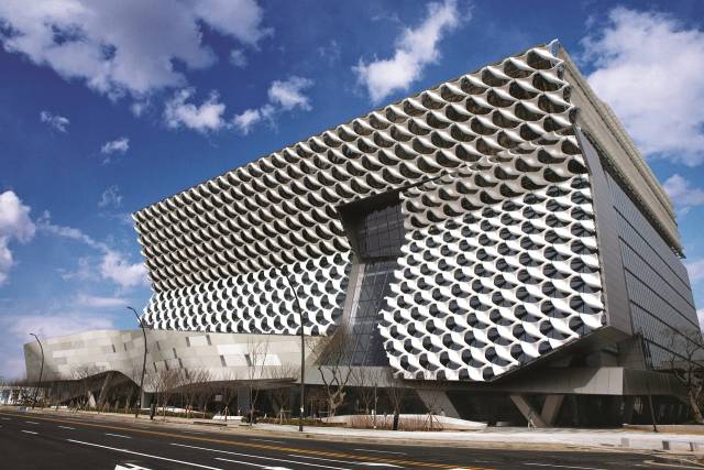 코오롱 ‘원앤온리’ 타워 전경. 사진 제공=코오롱인더스트리