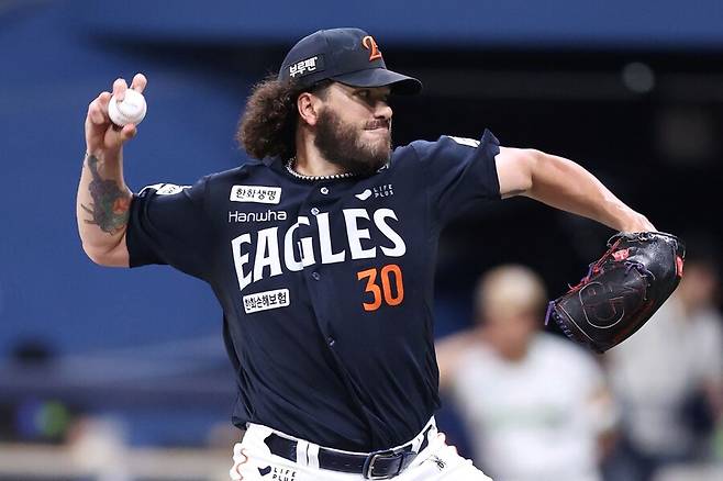 ▲ 재정 상황이 어려운 샌디에이고가 선발 보강을 위해 폰세와 연계되는 것은 크게 이상하지 않다는 평가가 나온다 ⓒ곽혜미 기자