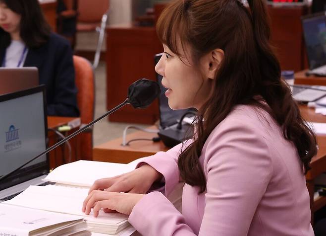 2023년 10월23일 국회 문화체육관광위원회 국정감사에서 질의하는 김예지 국민의힘 의원. 연합뉴스