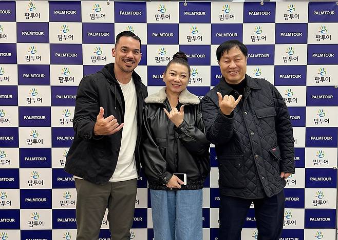 지난 11월 6일 팜투어 서울 본사를 방문한 하와이 프린스 와이키키 총 지배인 션 간힌힌과 세일즈 매니저 린다 렁. 사진제공|팜투어
