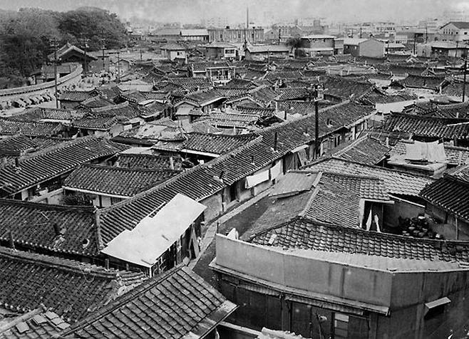일제강점기 설정된 종묘 앞 소개 공지를 중심으로 1950~60년대 형성됐던 종삼(종로3가) 집창촌. 한겨레 자료사진