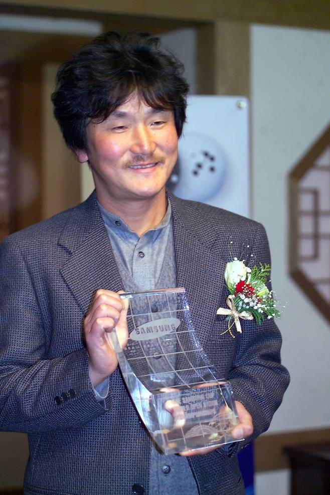 와일드카드로 출전해 우승까지 차지하는 새 역사를 쓴 조치훈 9단. 한국기원 제공