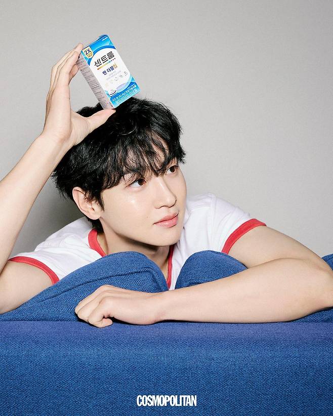티셔츠 Levi’s.