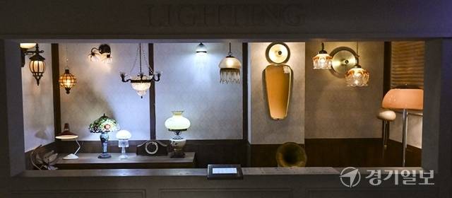 각 조명을 테스트할 수 있는 공간. 홍기웅기자