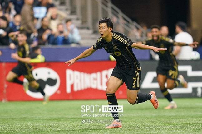 ▲ 손흥민과 LAFC가 MLS 플레이오프 서부지구 4강에서 짐을 쌌다. 토마스 뮐러가 활약 중인 벤쿠버 화이트캡스에 패하면서 손흥민은 리오넬 메시가 이끄는 인터 마이애미와의 최종 결승전 꿈이 좌절됐다.