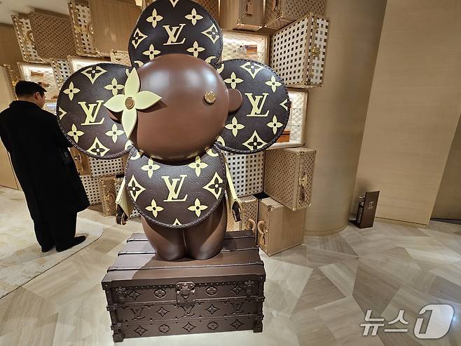 서울 중구 소재 'LV 더 플레이스 서울, 신세계 더 리저브' 내 6층 규모로 조성된 '루이비통 비저너리 저니 서울'(Louis Vuitton Visionary Journeys Seoul).ⓒ 뉴스1/김