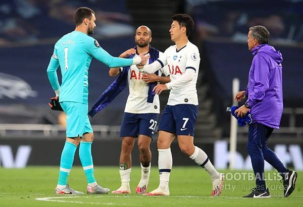 위고 요리스(왼쪽)와 손흥민(오른쪽 두 번째, 이상 토트넘홋스퍼). 게티이미지코리아