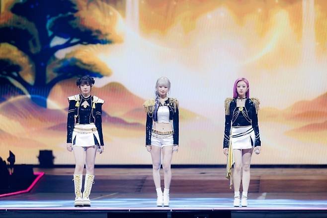 ‘케이팝 데몬 헌터스’ 속 그룹 헌트릭스를 재현한 베이비몬스터. 사진ㅣCJ ENM