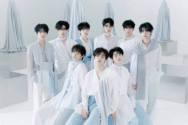 그룹 제로베이스원(ZEROBASEONE) 멤버 9인 전원이 활동 2개월 연장에 전격 합의했다. 웨이크원 제공