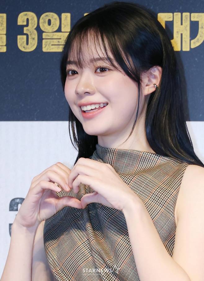 배우 이재인이 1일 오후 서울 송파구 롯데시네마 월드타워점에서 진행된 영화 '콘크리트마켓'(감독 홍기원) 언론배급시사회 및 기자간담회에 참석해 포즈를 취하고 있다. /2025.12.01 /사진=이동훈 photoguy@