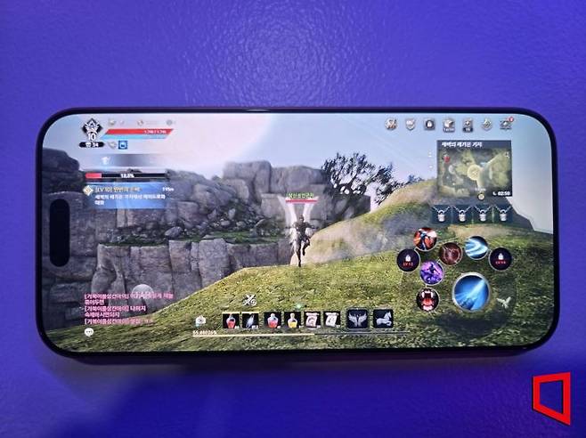 아이폰17 프로에서 시연 중인 엔씨소프트 '아이온2' 한 장면. 노경조 기자