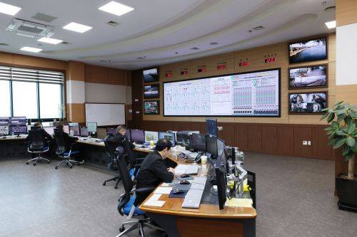 시화조력발전소의 관제소 모습. 한국수자원공사