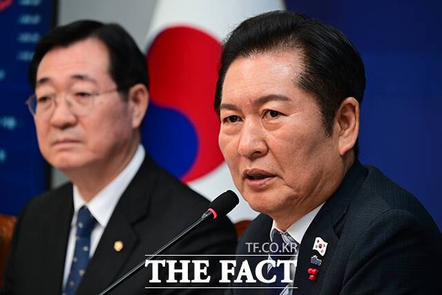 더불어민주당은 5일 중앙위원회를 열고 정청래 대표가 추진한 '전당원 1인 1표' 당헌 개정안을 표결에 부쳤지만 부결됐다. /남윤호 기자