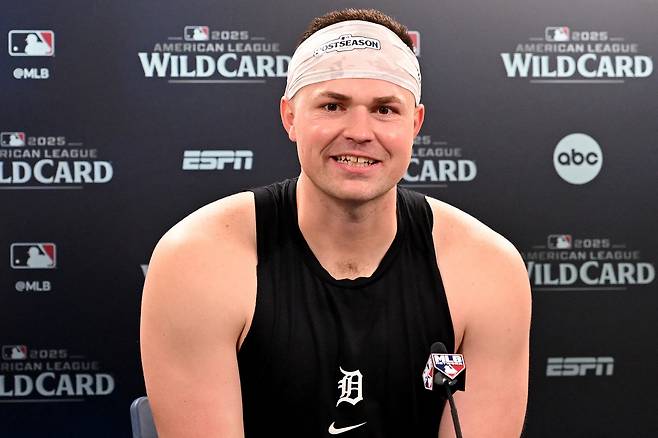 CLEVELAND, OHIO - SEPTEMBER 30: Tarik Skubal #29 of the Detroit Tigers speaks with the media following game one of the American League Wild Card Series at Progressive Field on September 30, 2025 in Cleveland, Ohio. Nick Cammett/Getty Images/AFP (Photo by Nick Cammett / GETTY IMAGES NORTH AMERICA / Getty Images via AFP)
<저작권자(c) 연합뉴스, 무단 전재-재배포, AI 학습 및 활용 금지>