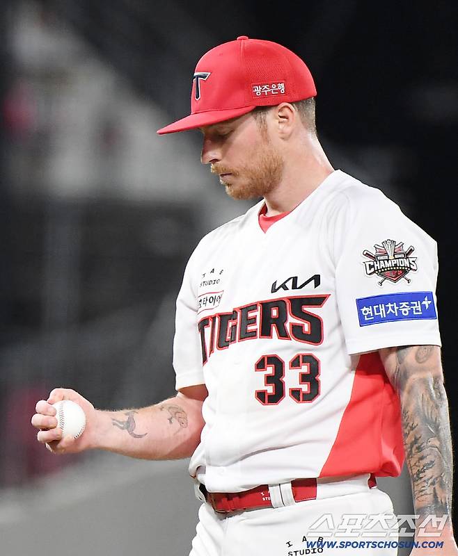 1일 광주 기아챔피언스필드에서 열린 KT-KIA전. 3회초 올러가 역전을 허용한 후 아쉬워하고 있다. 광주=정재근 기자 cjg@sportschosun.com/2025.10.1/