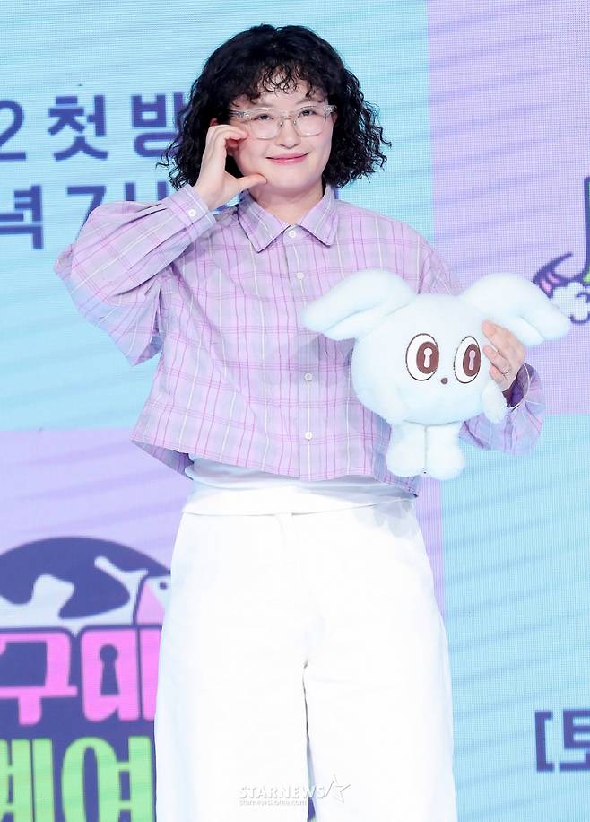 여행 크리에이터 원지가 20일 오전 서울 마포구 상암동 쇼킹케이팝센터에서 진행된 ENA 예능 '지구마불 세계여행3' 제작발표회에 참석해 포즈를 취하고 있다. '지구마불 세계여행3' 여행 크리에이터 3대장 빠니보틀(빠니보틀 Pani Bottle), 원지(원지의 하루), 곽튜브(곽튜브 KWAKTUBE)가 김태호 PD에 의해 설계된 세계여행 부루마불 게임에 참여, 주사위에 운명을 맡기고 세계 각지를 여행하는 과정을 담은 예능 프로그램이다. 오는 22일 첫 방송. 2025.03.20 /사진=김창현 chmt@