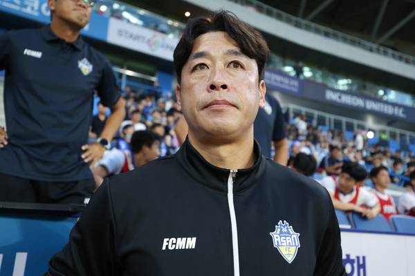 인천축구전용경기장/ K리그2/ 인천유나이티드 vs 충남아산프로축구단/ 아산 배성재 감독/ 사진 하서영