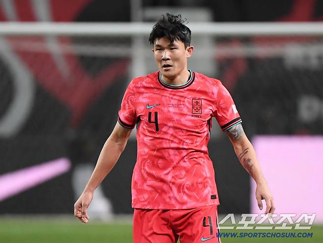 18일 서울월드컵경기장에서 열린 한국과 가나의 축구대표팀 평가전. 김민재가 수비라인을 이끌고 있다. 상암=정재근 기자 cjg@sportschosun.com/2025.11.18/