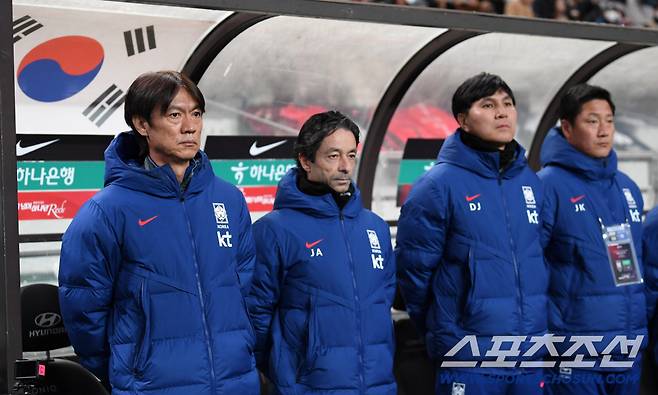 18일 서울월드컵경기장에서 열린 대한민국과 가나의 A매치 평가전. 홍명보 감독이 생각에 잠겨 있다. 상암=박재만 기자 pjm@sportschosun.com/2025.11.18/