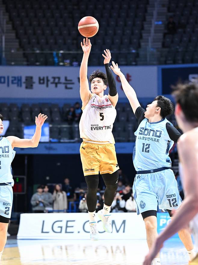 안양 정관장 변준형이 9일 열린 2025-26 프로농구 고양 소노전에서 18점 5리바운드 5어시스트로 활약해 팀 승리를 이끌었다. (KBL 제공)