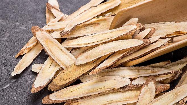 감초에는 코르티솔 수치를 높이는 화합물이 포함돼 혈압이 상승할 수 있다|출처: 게티이미지뱅크