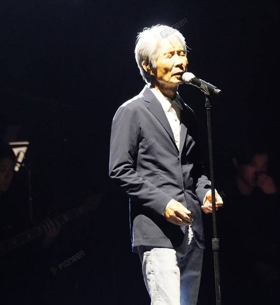 가수 최백호가 데뷔 50주년을 맞아 전국투어 콘서트 '낭만의 50년, 시간의 흔적을 노래하다'를 개최한다. 첫 공연은 새해 1월24일 오후 6시 서울 세종문화회관 대극장에서 열린다. /파이오니아