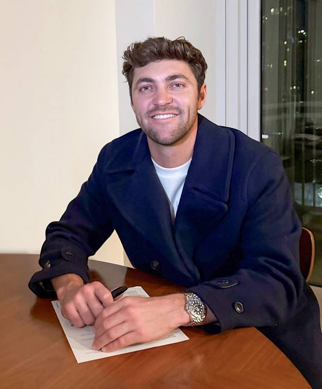 ▲ KIA는 네일과 200만 달러에 재계약하면서 일단 한숨을 돌린 채 남은 한 자리를 고민하고 있다 ⓒ KIA 타이거즈