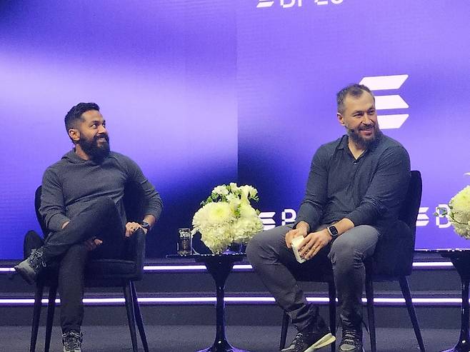 라즈 고칼(Raj Gokal) 솔라나 COO(좌측)와 아나톨리 야코벤코(Anatoly Yakovenko) 솔라나 CEO(우측)/사진=이수현 블루밍비트 기자