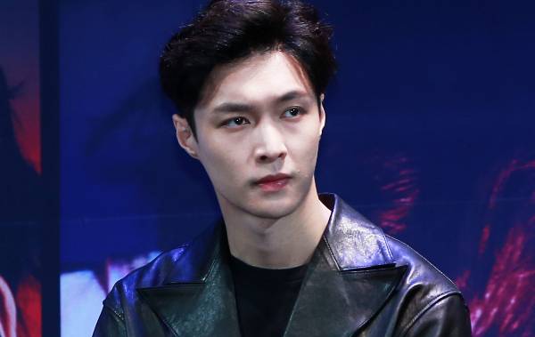 엑소 멤버 레이가 팬미팅 당일 불참 소식을 공지한 후 돌연 중국으로 떠났다. 사진은 그룹 엑소 멤버 레이 모습. /사진=머니투데이