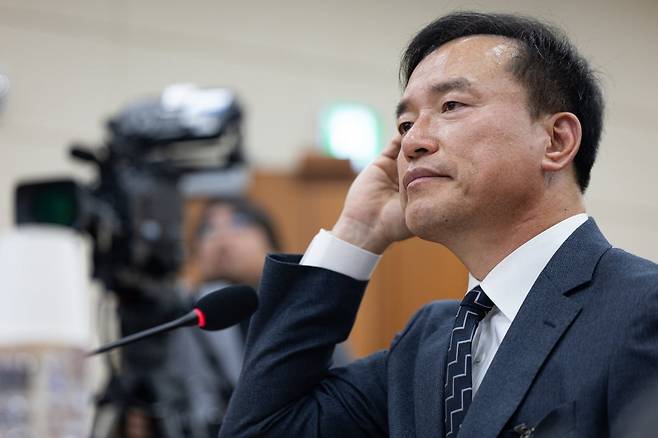 김종철 방송미디어통신위원회 위원장 후보자가 16일 서울 여의도 국회에서 열린 인사청문회에서 의원 질의를 경청하고 있다. 사진=뉴스1